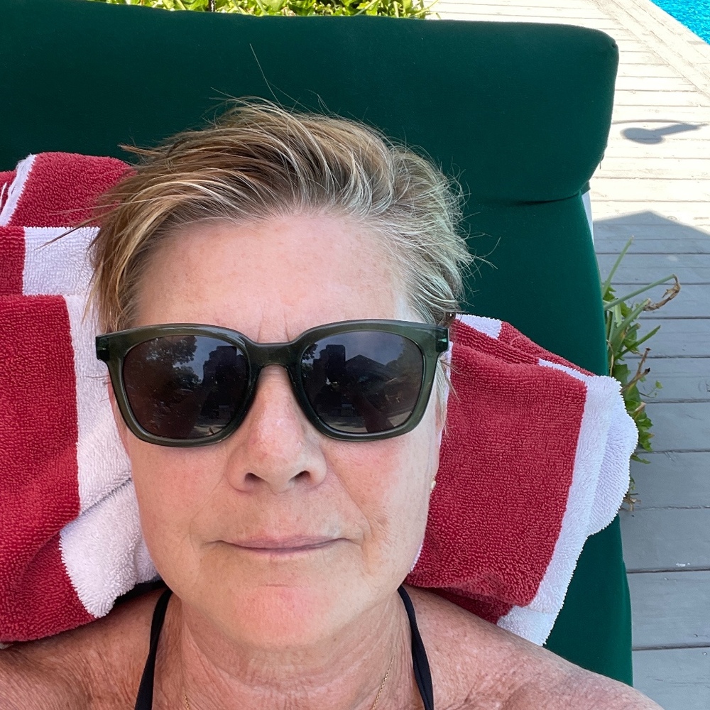 Meet your Posher, Laurie